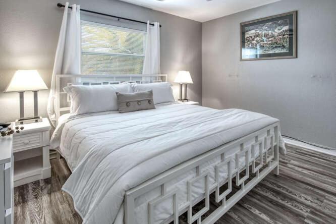 Sunset Beach Suites เซนต์พีทบีช ภายนอก รูปภาพ
