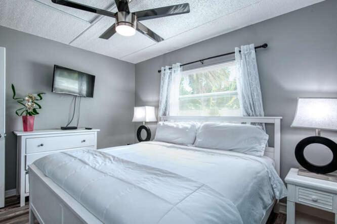 Sunset Beach Suites เซนต์พีทบีช ภายนอก รูปภาพ