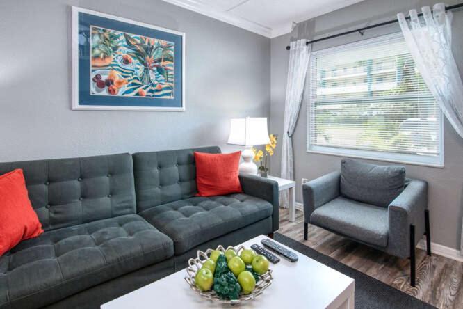 Sunset Beach Suites เซนต์พีทบีช ภายนอก รูปภาพ